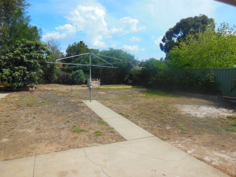 20 Ewing Avenue, Flora Hill VIC 3550