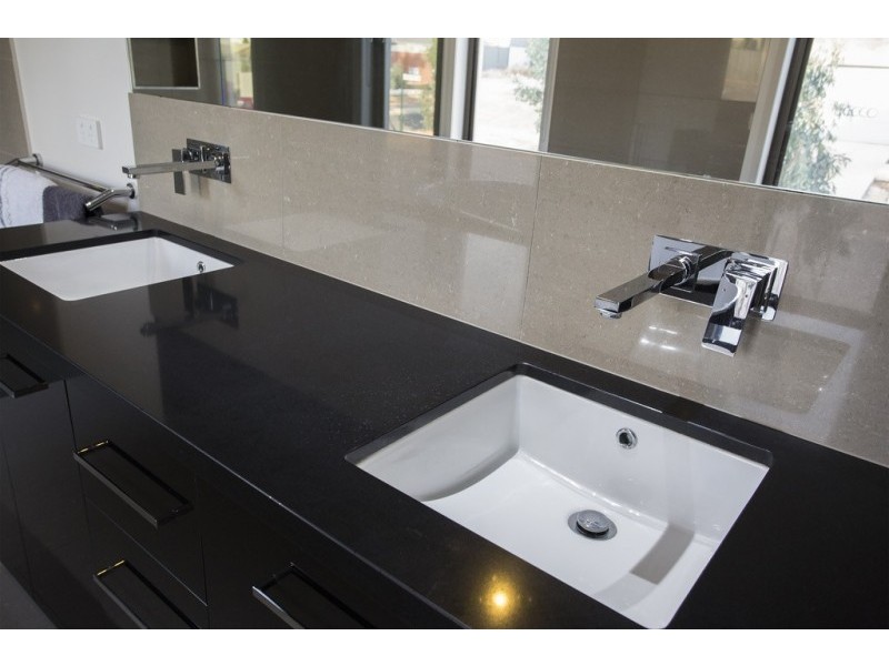 12 Elwood Drive, Strathdale VIC 3550