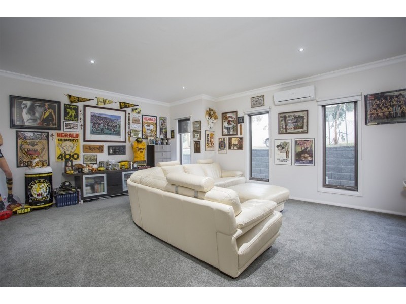 12 Elwood Drive, Strathdale VIC 3550