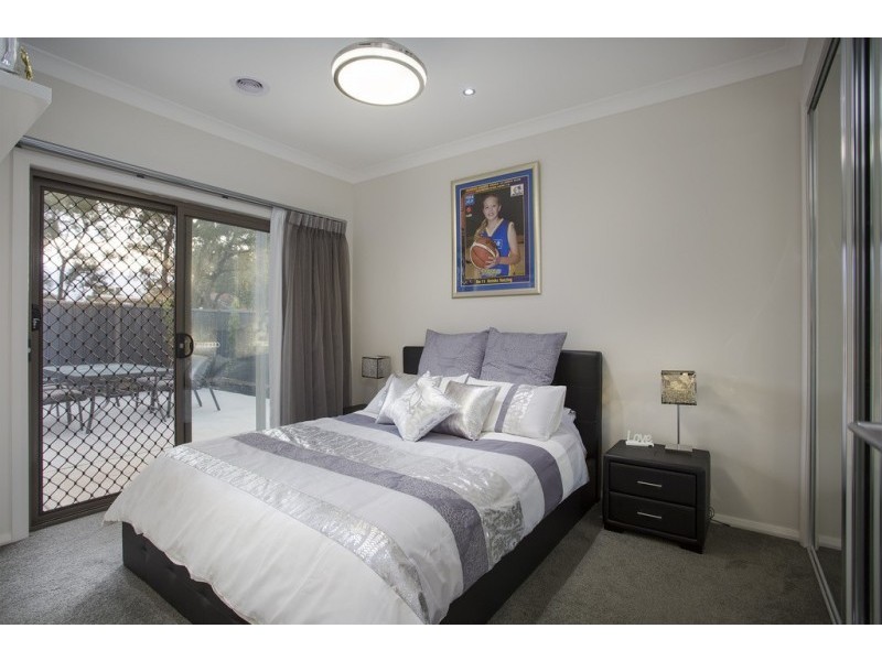 12 Elwood Drive, Strathdale VIC 3550