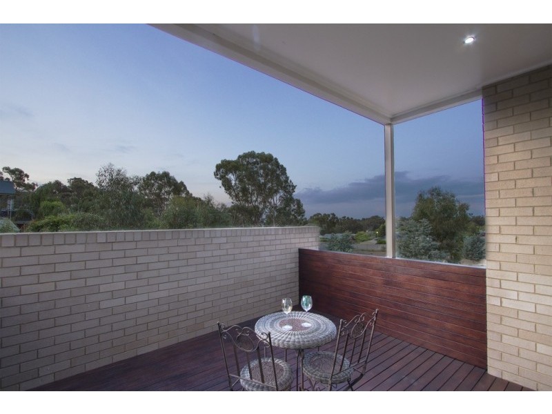 12 Elwood Drive, Strathdale VIC 3550