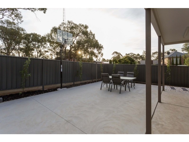 12 Elwood Drive, Strathdale VIC 3550