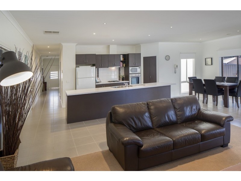36 Londonderry Way, Epsom VIC 3551