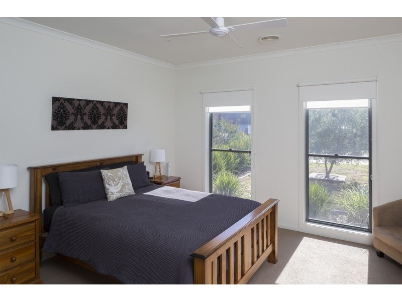 36 Londonderry Way, Epsom VIC 3551