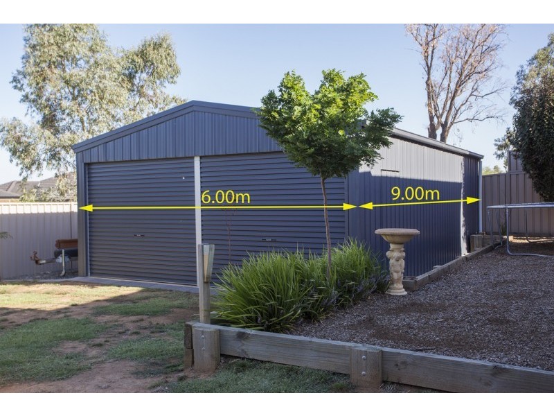 36 Londonderry Way, Epsom VIC 3551