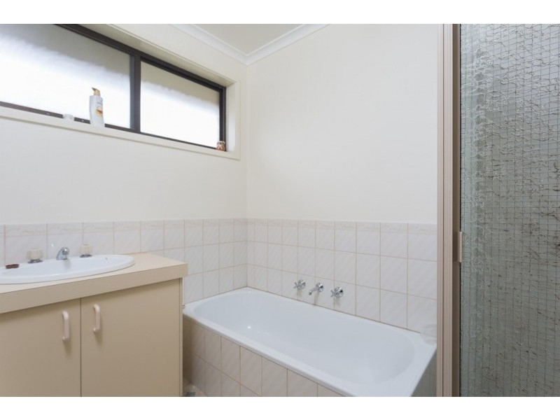 7/233 MacKenzie Street West, Kangaroo Flat VIC 3555