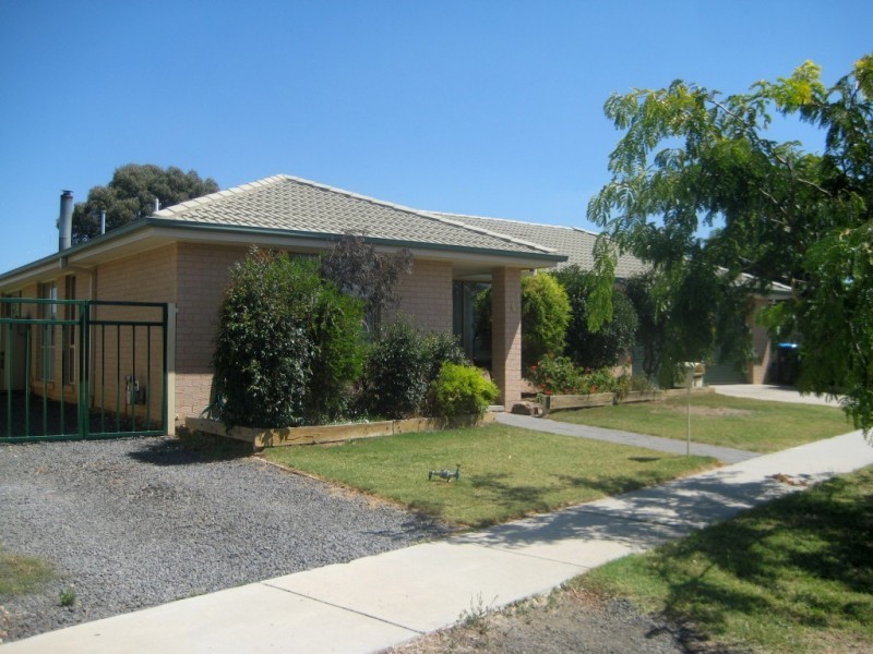 4 Glenwill Drive, Epsom VIC 3551