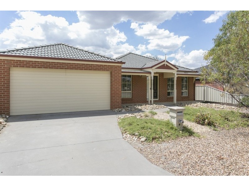 2 Gardenview Court, Epsom VIC 3551