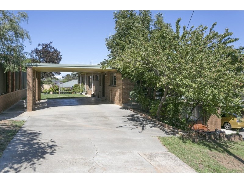 2/24 Bank Street, Kangaroo Flat VIC 3555