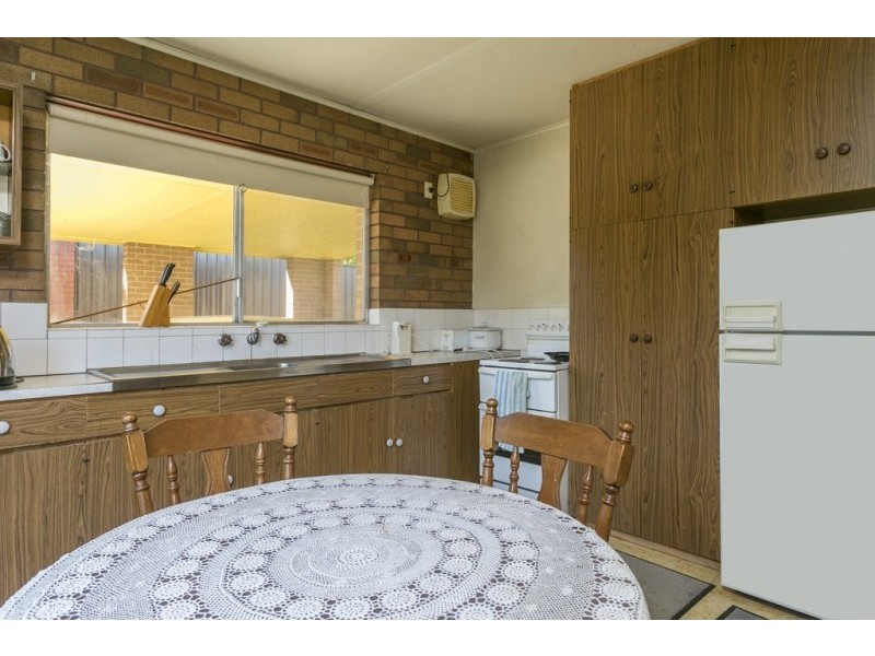 2/24 Bank Street, Kangaroo Flat VIC 3555