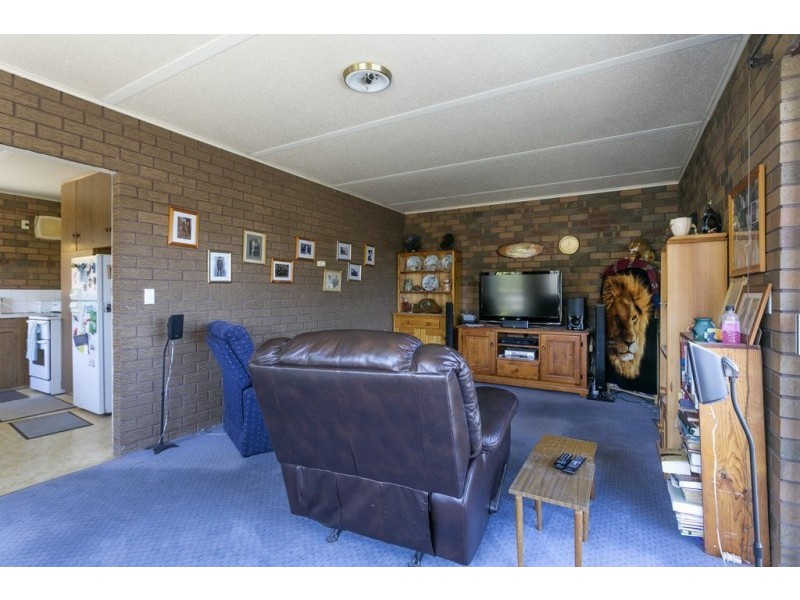 2/24 Bank Street, Kangaroo Flat VIC 3555