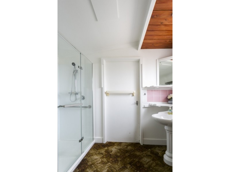 13 Neale Street, Kennington VIC 3550