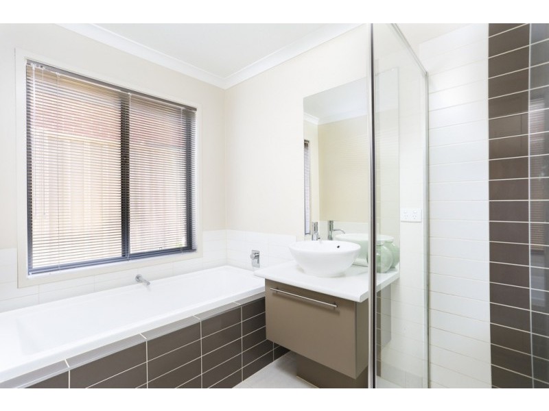 6 Highview Terrace, Kangaroo Flat VIC 3555