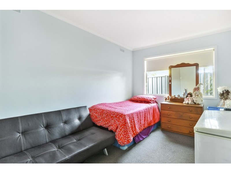 1/28 Neale Street, Kennington VIC 3550