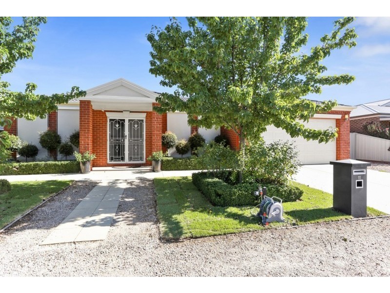 11 Lemon Gum Drive, Strathfieldsaye VIC 3551