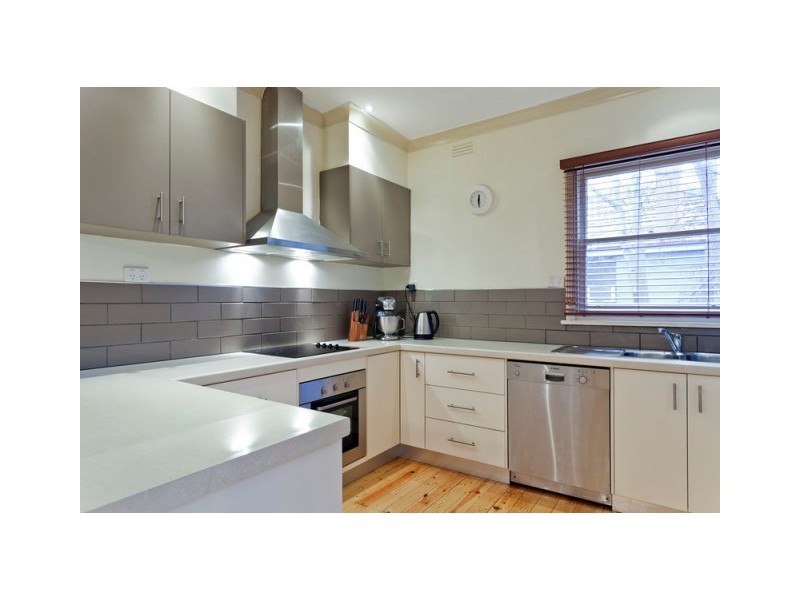 18 Rodney Street, Quarry Hill VIC 3550