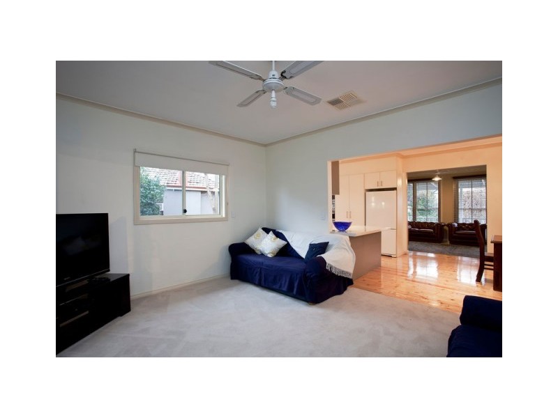 18 Rodney Street, Quarry Hill VIC 3550