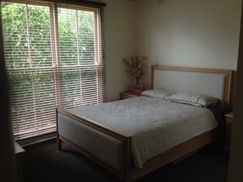 18 Rodney Street, Quarry Hill VIC 3550