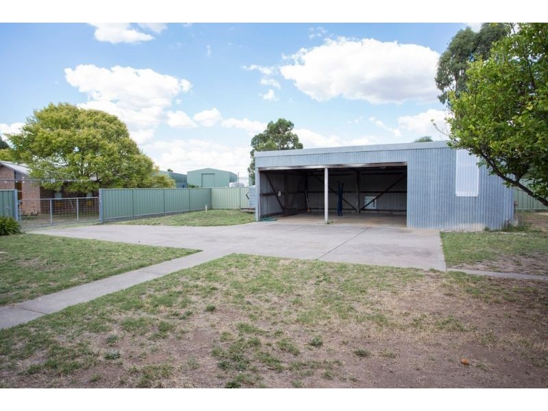 190 Eaglehawk Road, Long Gully VIC 3550