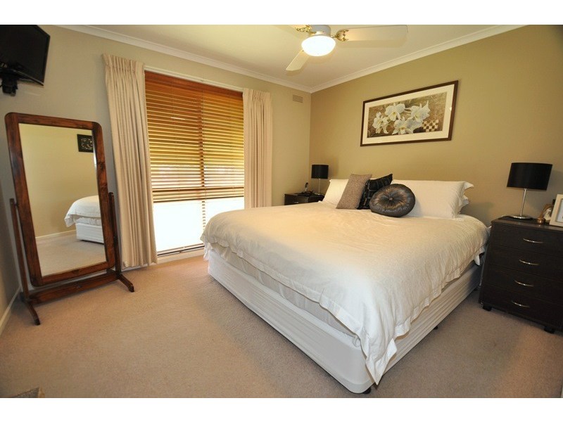 102 MacDougall Road, Golden Gully VIC 3555