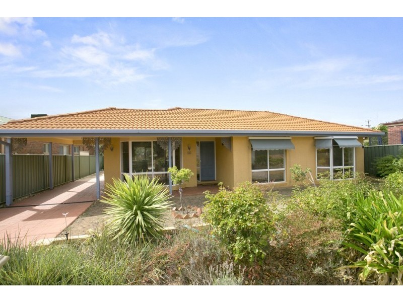 9 Joanna Court, Strathdale VIC 3550