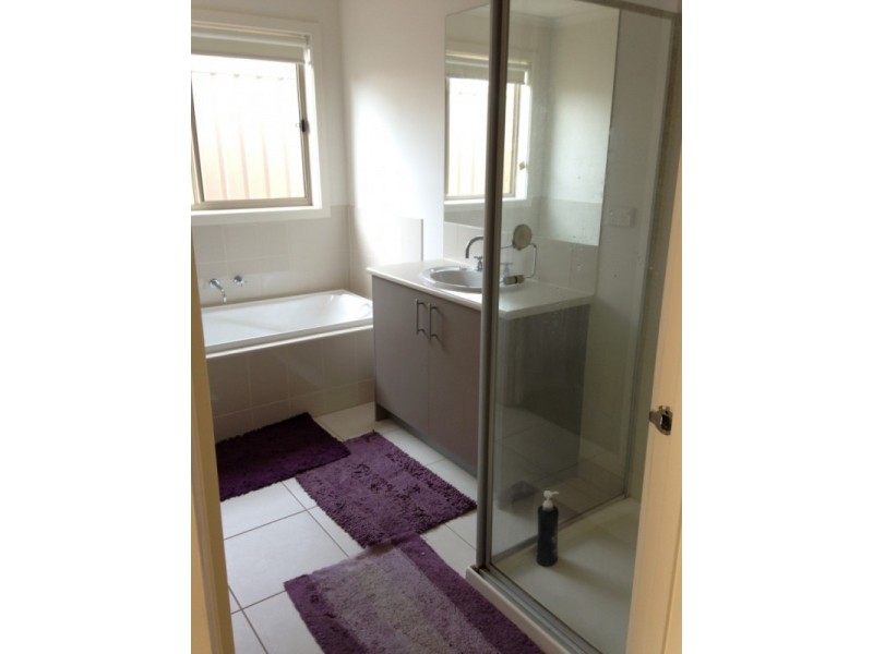 1/107 St Killians Street, White Hills VIC 3550