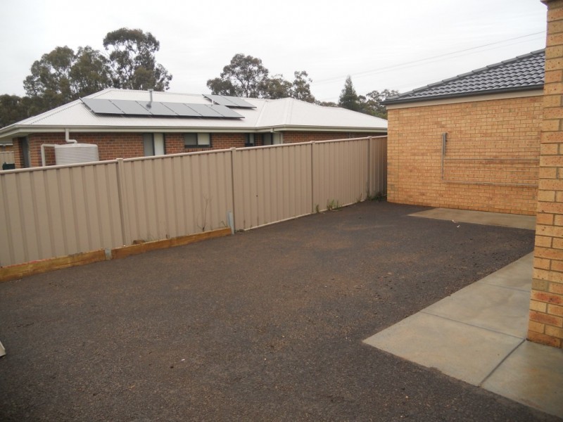 1/107 St Killians Street, White Hills VIC 3550