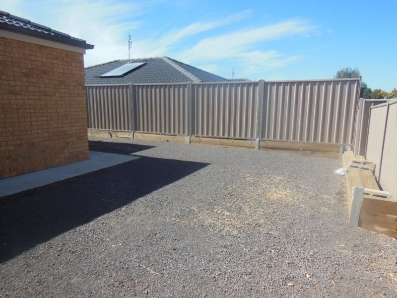 1/107 St Killians Street, White Hills VIC 3550