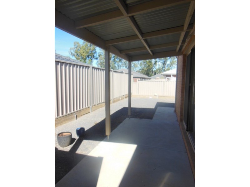 1/107 St Killians Street, White Hills VIC 3550