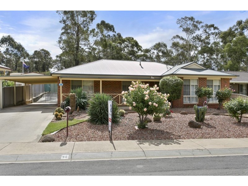 14 Wingoon Drive, California Gully VIC 3556