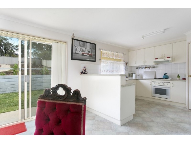 14 Wingoon Drive, California Gully VIC 3556