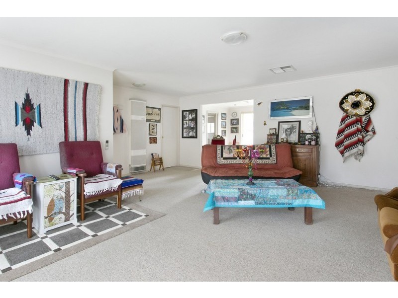 14 Wingoon Drive, California Gully VIC 3556