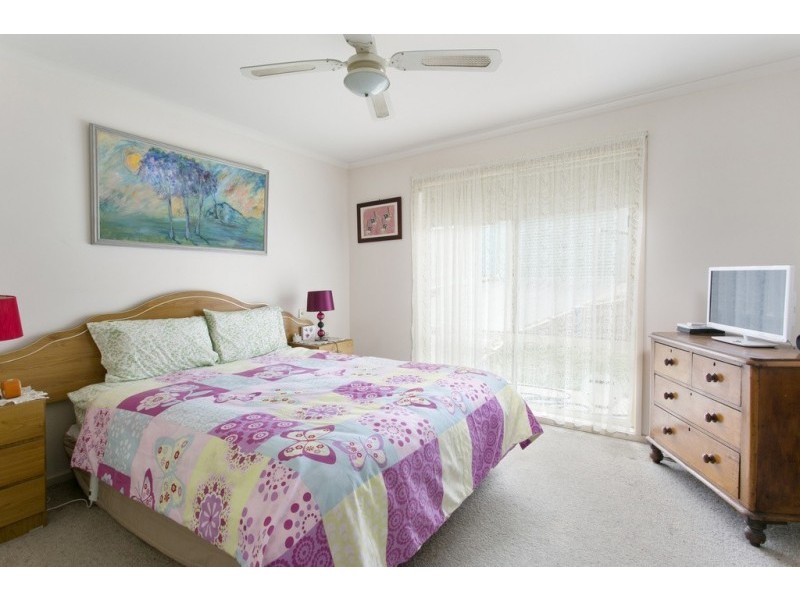 14 Wingoon Drive, California Gully VIC 3556