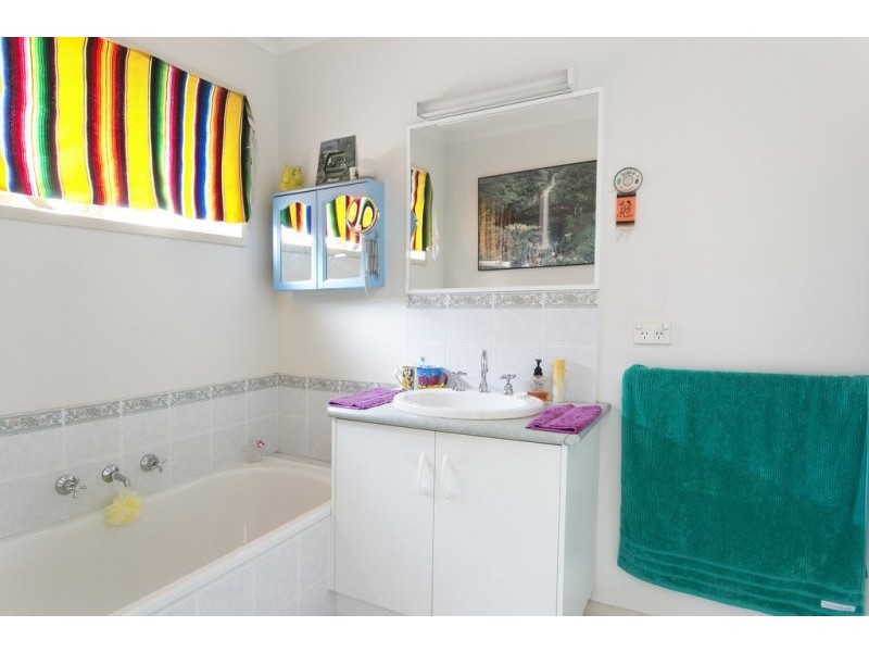 14 Wingoon Drive, California Gully VIC 3556