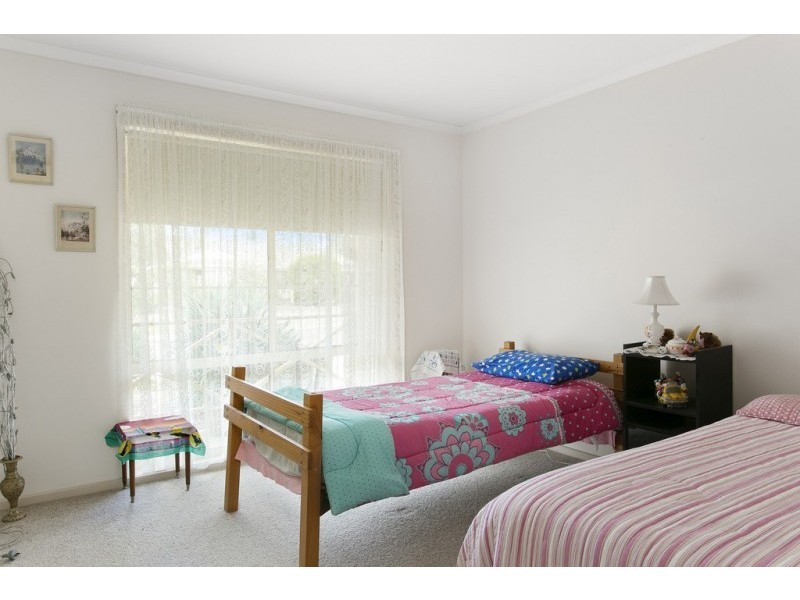 14 Wingoon Drive, California Gully VIC 3556