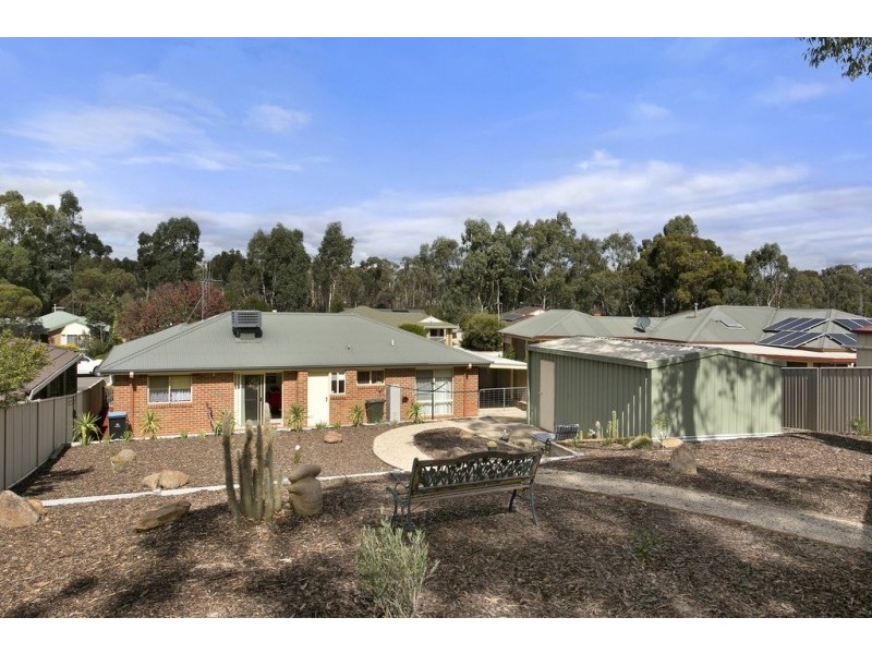 14 Wingoon Drive, California Gully VIC 3556