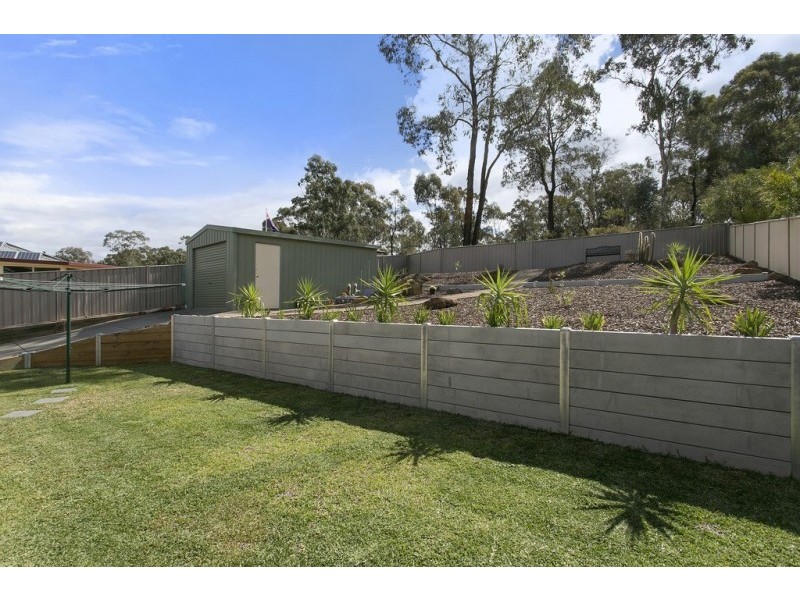 14 Wingoon Drive, California Gully VIC 3556
