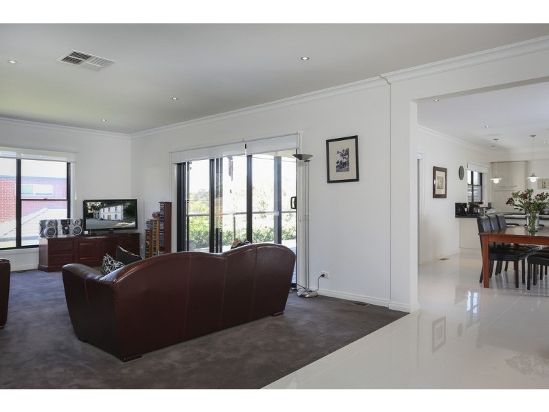 23 Bronwyn Court, Spring Gully VIC 3550