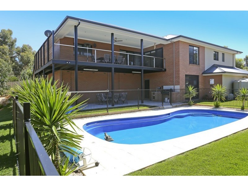 23 Bronwyn Court, Spring Gully VIC 3550