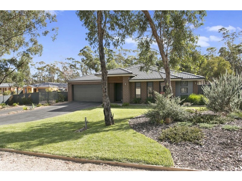 109 Pioneer Drive, Maiden Gully VIC 3551