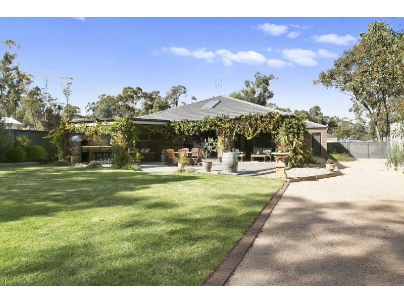 109 Pioneer Drive, Maiden Gully VIC 3551