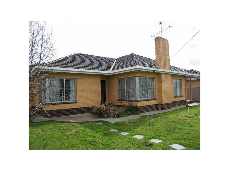 27 Olympic Parade, Kangaroo Flat VIC 3555