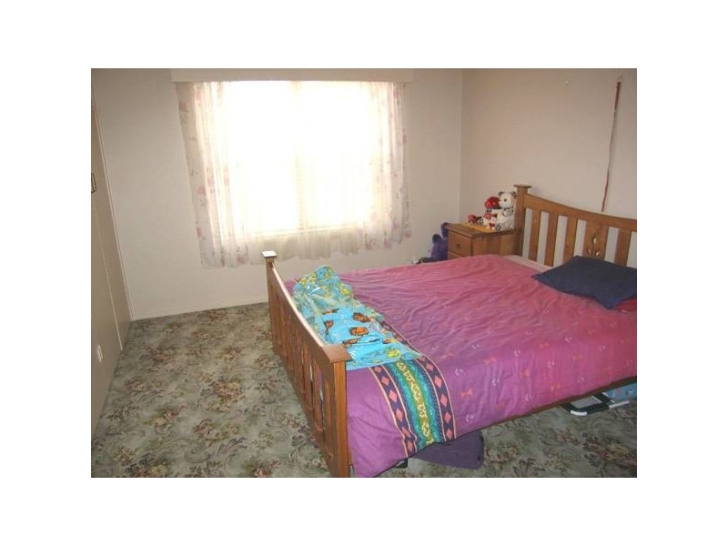 27 Olympic Parade, Kangaroo Flat VIC 3555