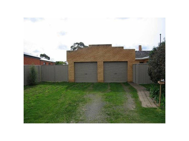 27 Olympic Parade, Kangaroo Flat VIC 3555