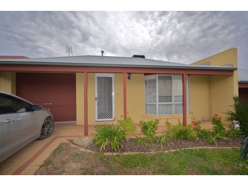 6 McKenna Court, Flora Hill VIC 3550