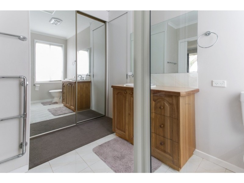 123 Osborne Street, Flora Hill VIC 3550