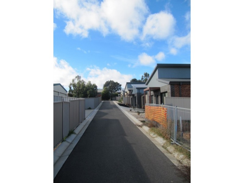 1/69 Allingham Street, Golden Square VIC 3555