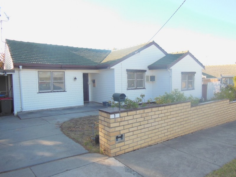 1 Moray Crescent, North Bendigo VIC 3550