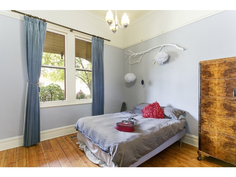 16 Palmerston Street, Quarry Hill VIC 3550
