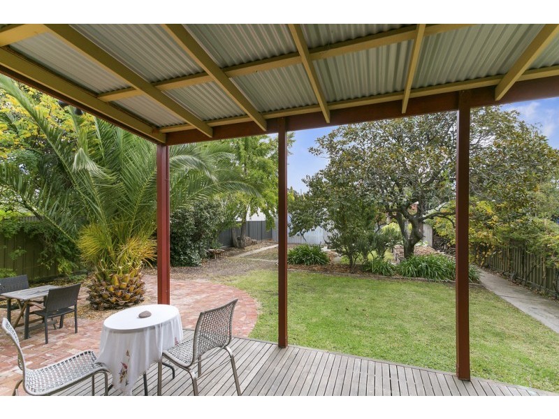 16 Palmerston Street, Quarry Hill VIC 3550